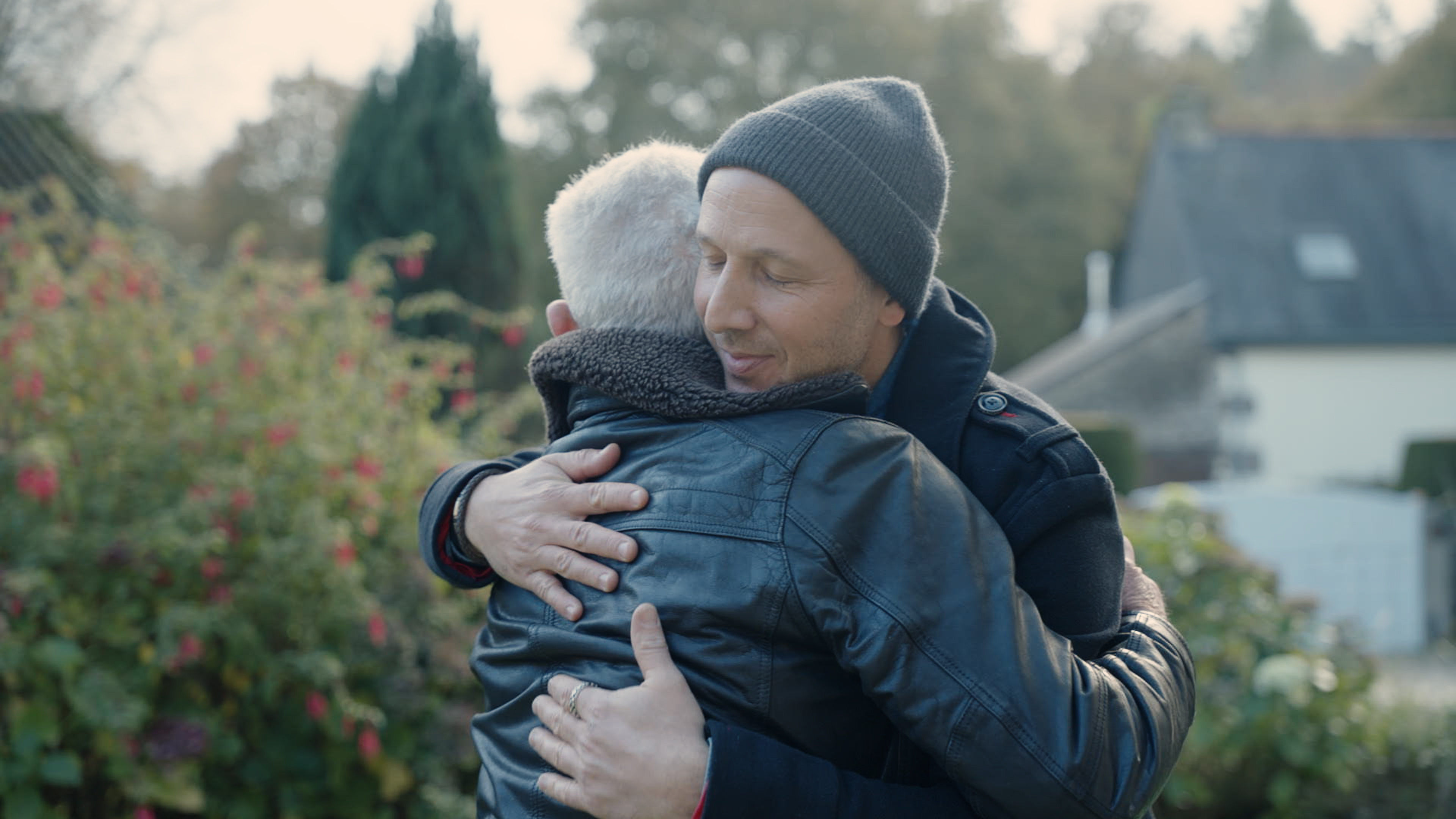 Il cherche son grand-père et se trouve lui-même : « Retour à Cosquéric »